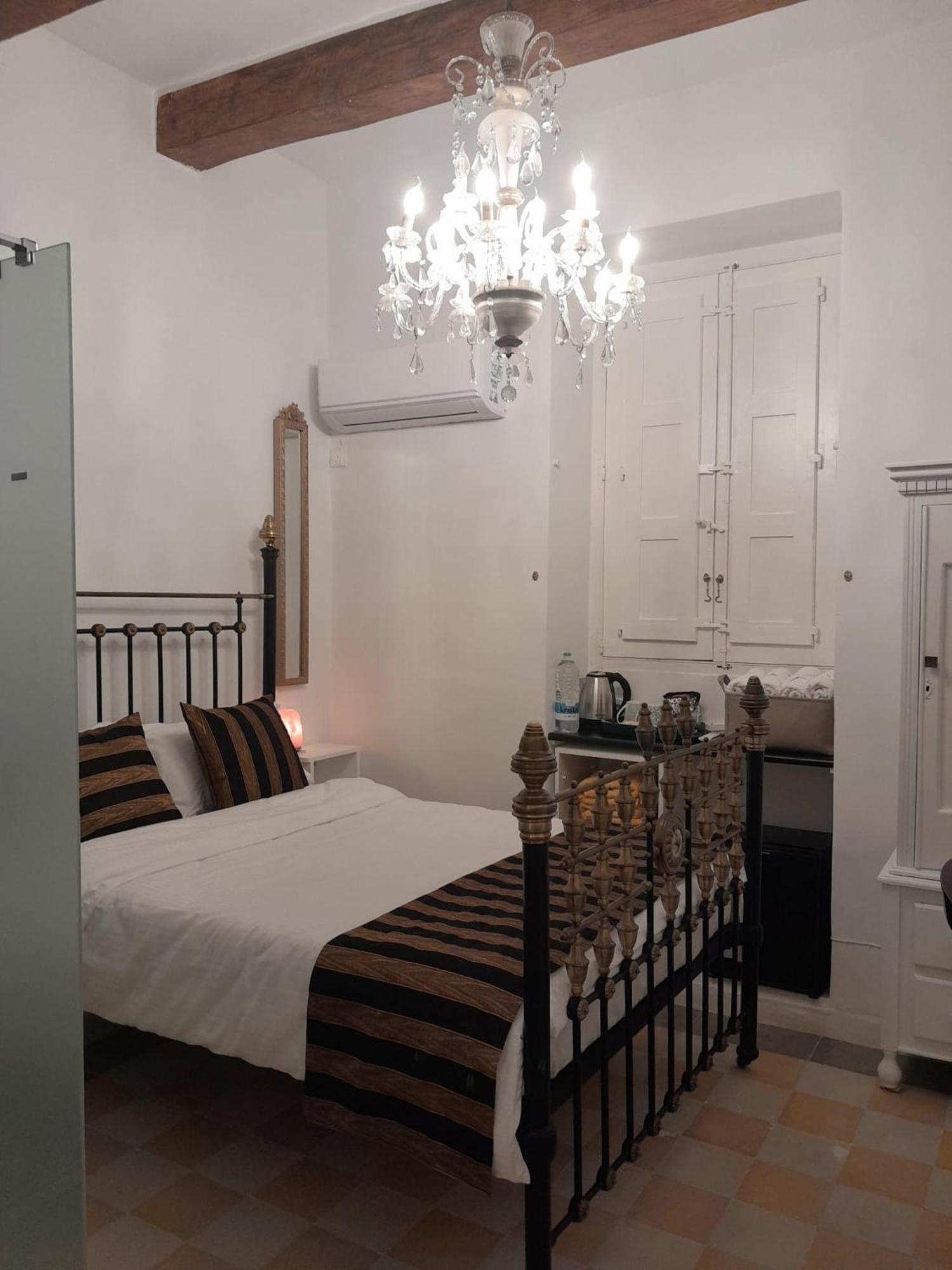 Charming Town House In Cospicua, Valperga Rooms Buitenkant foto