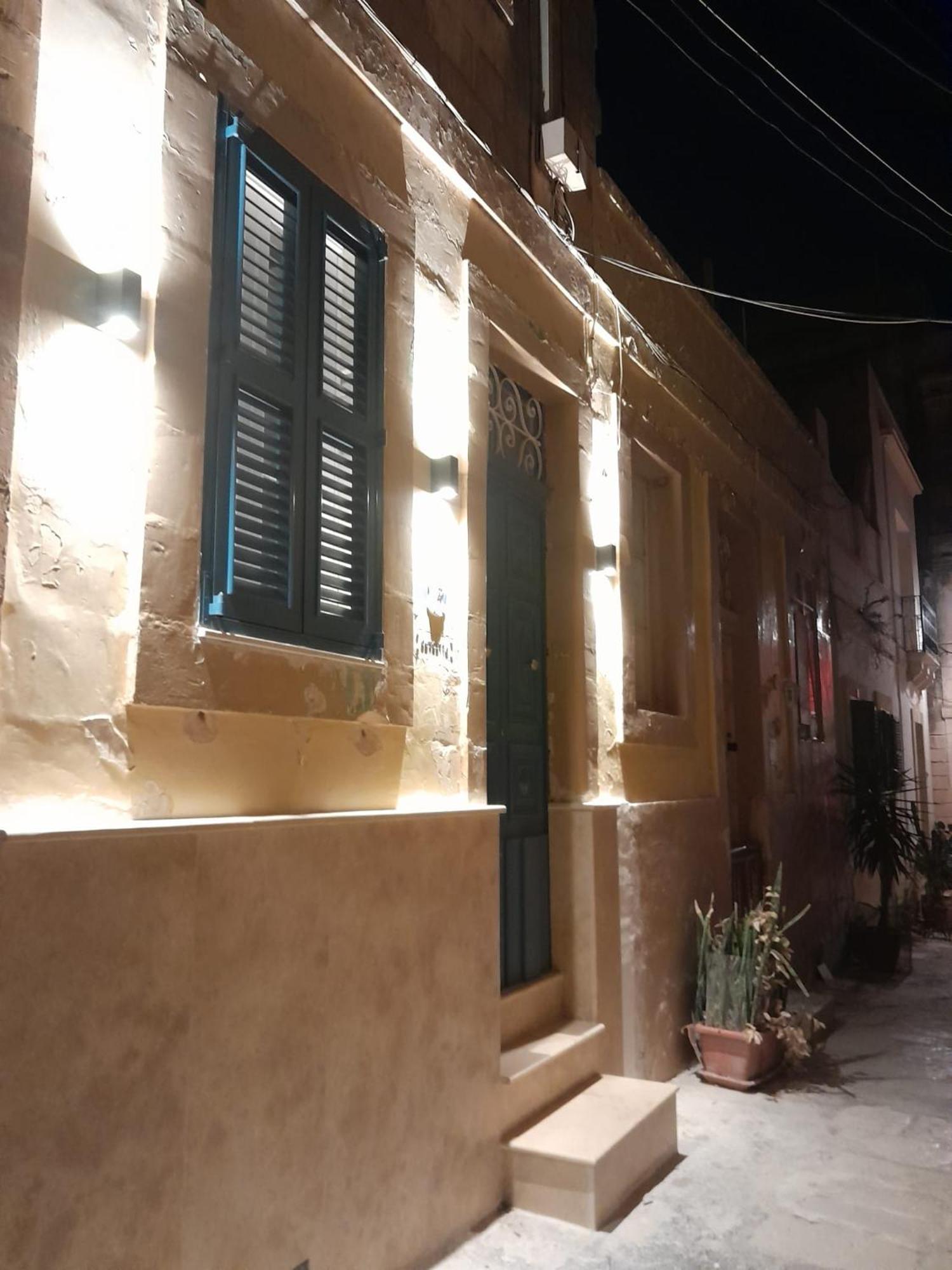 Charming Town House In Cospicua, Valperga Rooms Buitenkant foto