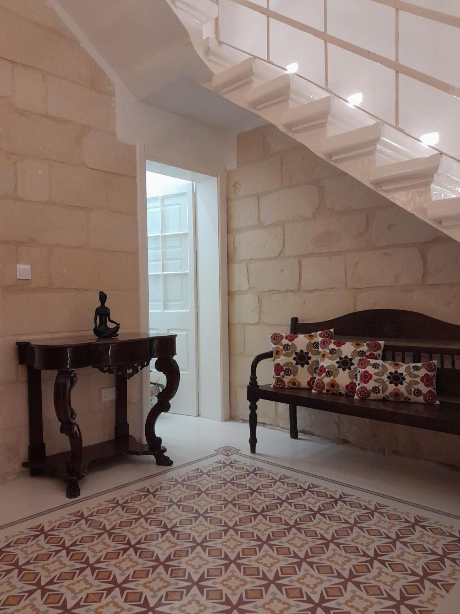 Charming Town House In Cospicua, Valperga Rooms Buitenkant foto